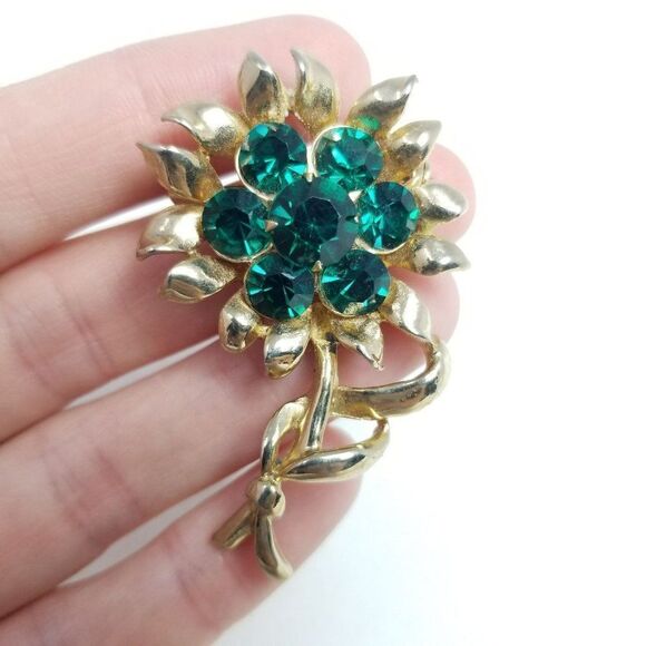Vintage Coro Green Rhinestone Flower Shape Brooch, Gold Tone Setting, Signed - Picture 1 of 7